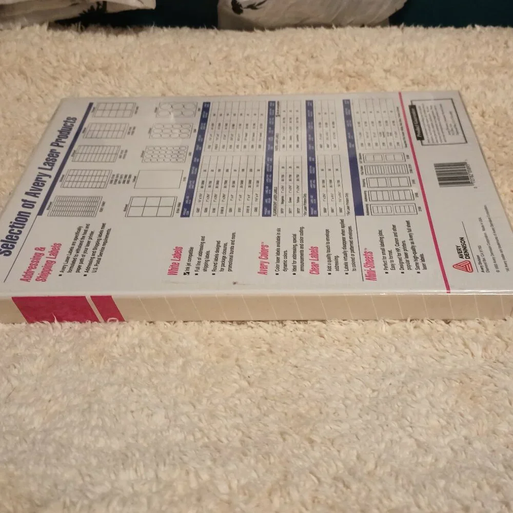 New & Unused Avery Flexible Adhesive Name Badges, 2-1/3